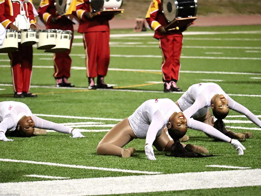 លទ្ធផលបាល់ទាត់ជាអ្នករាំ: ពិភាក្សាអំពីការភាពប្រកួតនិងភាពច្នៃប្រឌិត